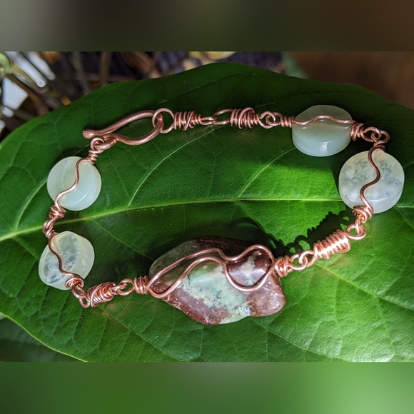 Handcrafted Copper Chain Bracelet With Chrysoprase And Aventurine Gemstones - Picture 15 of 16